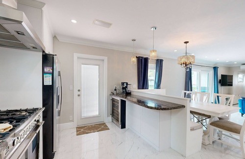 Bel Air House | Cheerful retreat near beaches and nightlife with large patio, dog friendly