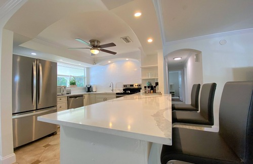 Naples Villa | Cheerfull Villa. Best Location in Naples! All you need in one home.