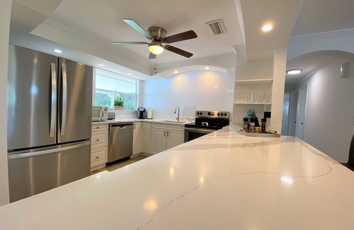 Naples Villa | Cheerfull Villa. Best Location in Naples! All you need in one home.