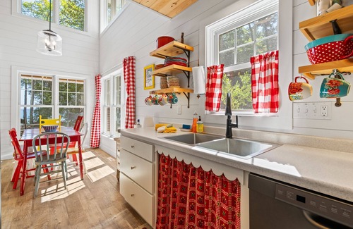 Sturgeon Bay Cottage | Cheery accessible lakefront cottage-quiet side of Lake Michigan in Door County