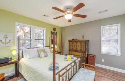 Saint Helena Island House | Cheery home with fire-pit, screened-in porch - pets allowed