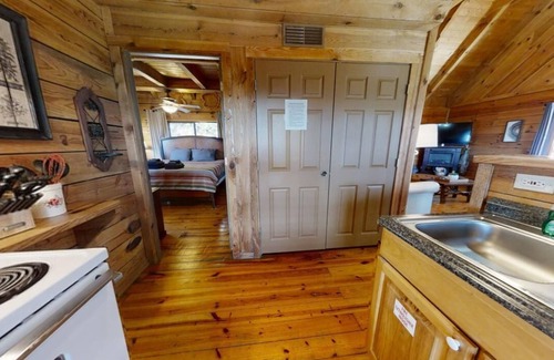 Townsend Cabin | Chelle's Sanctuary