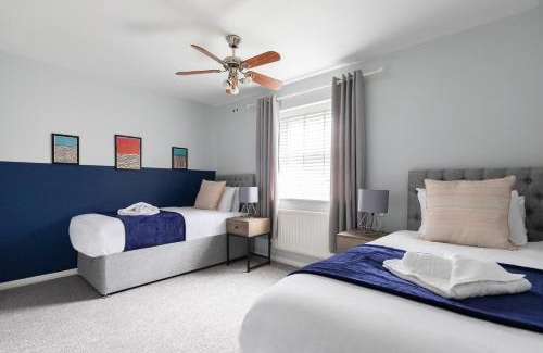 Great Baddow House | Chelmsford Reach 3 bed house near centre,free parking, Wi-Fi, table football