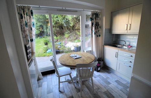 Torquay City Centre Apartment | Chelston Dene Holiday Apartments