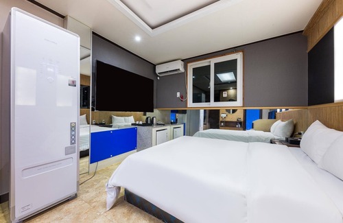 Cheongju Hotel | Cheongju Bungmunro Tomato
