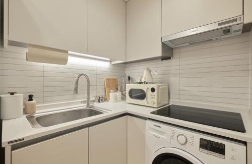 Seongnae-dong Apartment | Cheonho 1 minute stay #New construction #Two-room #KSPO #Lotte Tower #Jamsil #Olympic Park #Asan Hospital