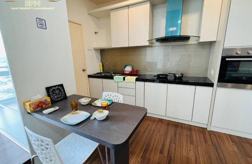 Seri Kembangan Apartment | Cheras Cozy Studio House with Free WIFI , Netflix.