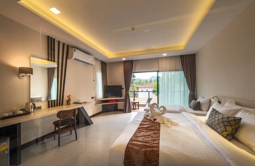 Krabi Hotel | Chermantra Aonang Resort and Pool Suite