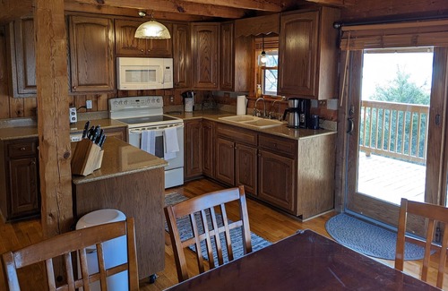 Bean Station Cabin | Cherokee lakefront cabin w/boat launch