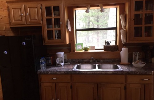 Eureka Springs Cabin | Cherokee mountain log cabin resort