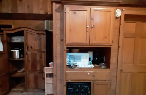 Eureka Springs Cabin | Cherokee mountain log cabin resort