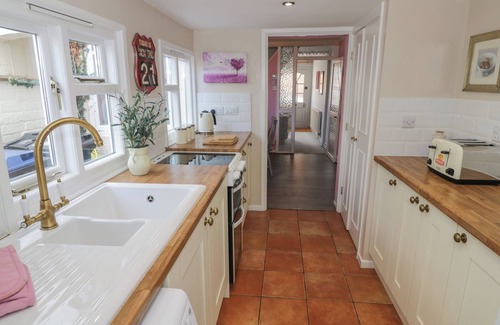 Stratford-upon-Avon Cottage | Cherry Blossom Cottage