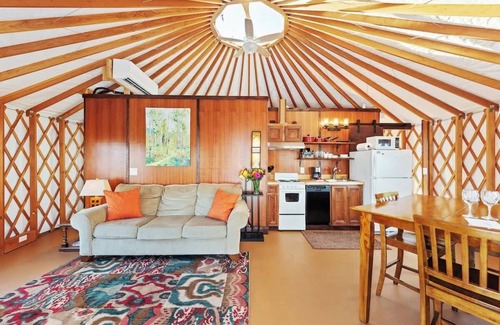 Rising Fawn House | Cherry Blossom Yurt on Lookout Mountain