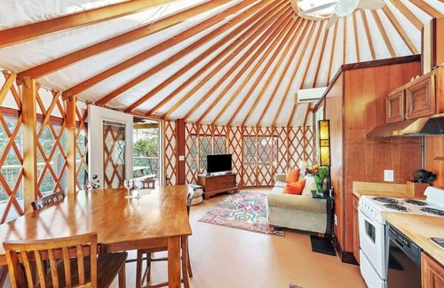 Rising Fawn House | Cherry Blossom Yurt on Lookout Mountain