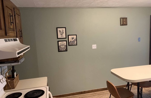 Sturgeon Bay House | Cherry Corner Cottage-Vintage 3 Bedroom Home *instant booking*