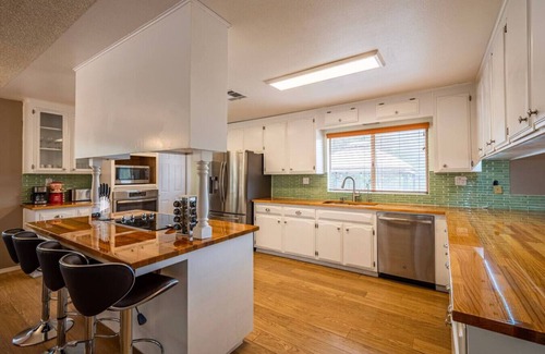 Oakhurst Cottage | Cherry Cottage 15 min from Yosemite South Entrance