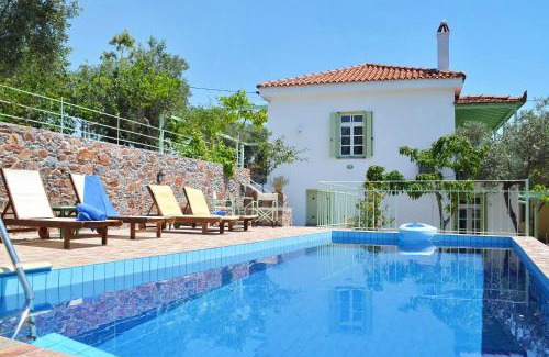 Alikias Villa | Cherry Cottage