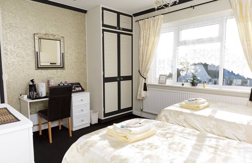 Folkestone Bed & Breakfast | Cherry Garden BnB