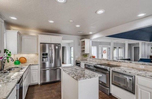 Oklahoma City House | Cherry Hill Retreat - Pool & Cabana