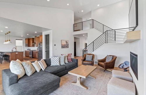 Kaysville House | Cherry Hill: Stay & Play + Near Lagoon