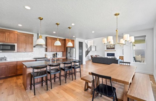 Kaysville House | Cherry Hill: Stay & Play + Near Lagoon