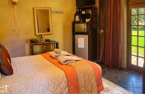 Bloemfontein Bed & Breakfast | Cherry Lane Self Catering and B&B - romantic honeymoon suite for 2! Bloemfontein