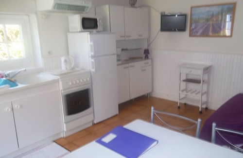 La Roche-Posay Apartment | Cherry Lodge - La Lavande 1 Bed Apartment With Private Courtyard And Pool