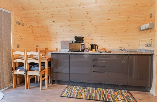 Newland Near Ulverston Cottage | CHERRY, pet friendly, character holiday cottage in Ulverston