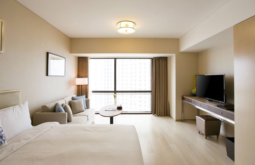 Shinan District Hotel | Cherry Residences May-Fourth Square