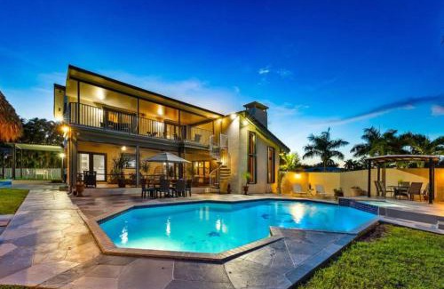 Davie House | Cherry RoyaleGrand Villa