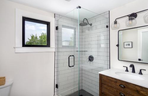 Black Mountain Apartment | Cherry Street Loft (A) Pet-Friendly & In the Heart of Downtown Black Mtn!