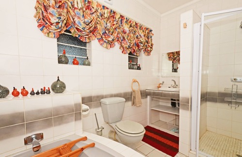 Linden Bed & Breakfast | Cherry Tree Cottage Linden Bed and Breakfast