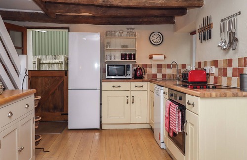 Broadwoodkelly Cottage | CHERRYBLOSSOM COTTAGE, pet friendly, with open fire in Winkleigh