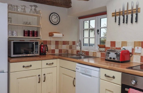 Broadwoodkelly Cottage | CHERRYBLOSSOM COTTAGE, pet friendly, with open fire in Winkleigh