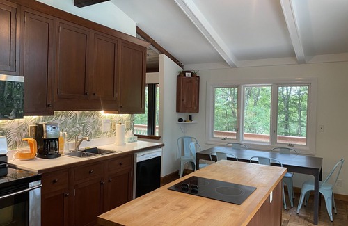 Canton House | Cherrybrook Hideaway - Book now for autumn colors!