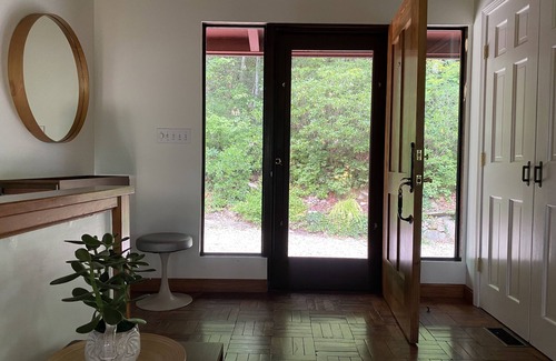 Canton House | Cherrybrook Hideaway - Book now for autumn colors!