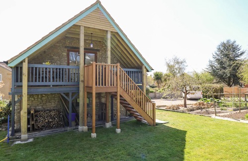 South Petherton Cottage | CHERRYWOOD BARN, pet friendly, with a garden in South Petherton