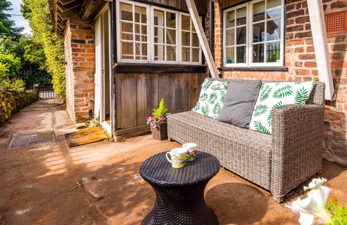 Cheshire West and Chester Cottage | Cheshire Countryside, Delamere, Family Retreat