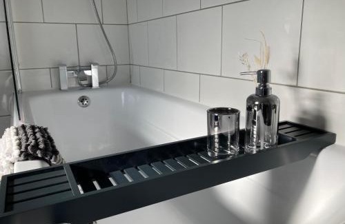 Crewe House | Cheshire Home Stays