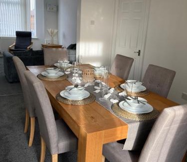 Crewe House | Cheshire Home Stays