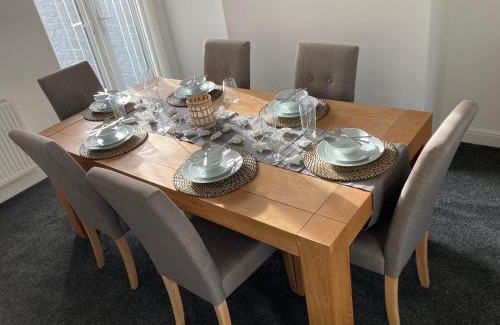 Crewe House | Cheshire Home Stays