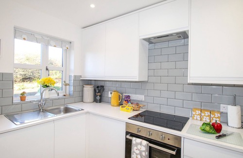 Wyke Regis House | CHESIL RETREAT, family friendly, country holiday cottage in Weymouth
