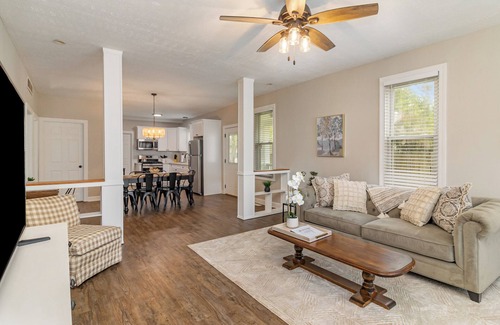Chesterton Apartment | Chesterton Charmer: 2 Units in 1