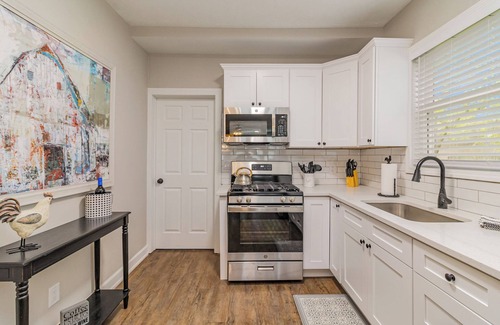 Chesterton Apartment | Chesterton Charmer: 2 Units in 1
