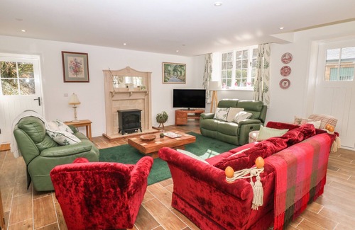 Hoylandswaine Cottage | Chestnut Cottage