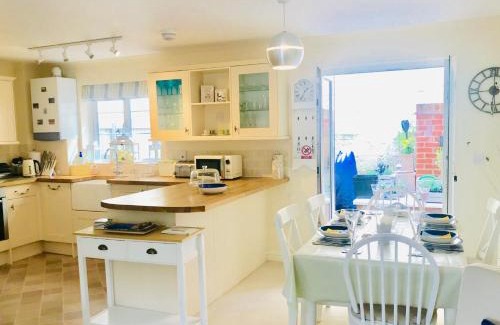 Shanklin House | Chestnut Cottage, Shanklin Rural Retreat
