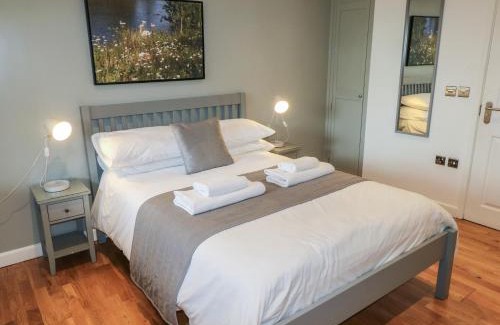 Cowbridge House | Chestnut