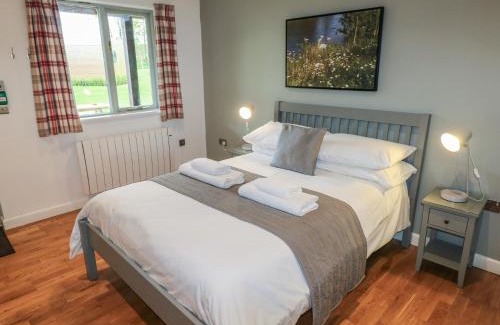 Cowbridge House | Chestnut