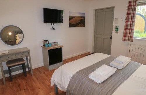 Cowbridge House | Chestnut
