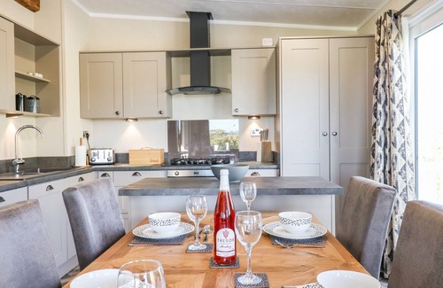 Teigngrace Cottage | Chestnut Lodge
